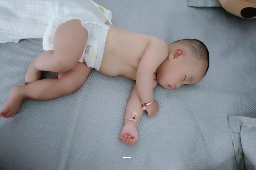 郓城四个月宝宝不爱笑